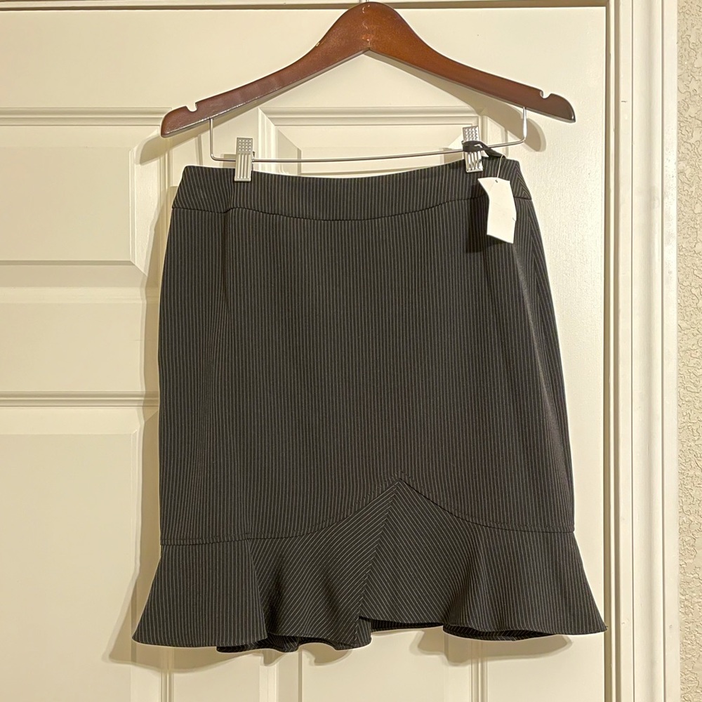Great business skirt. New with Tag!